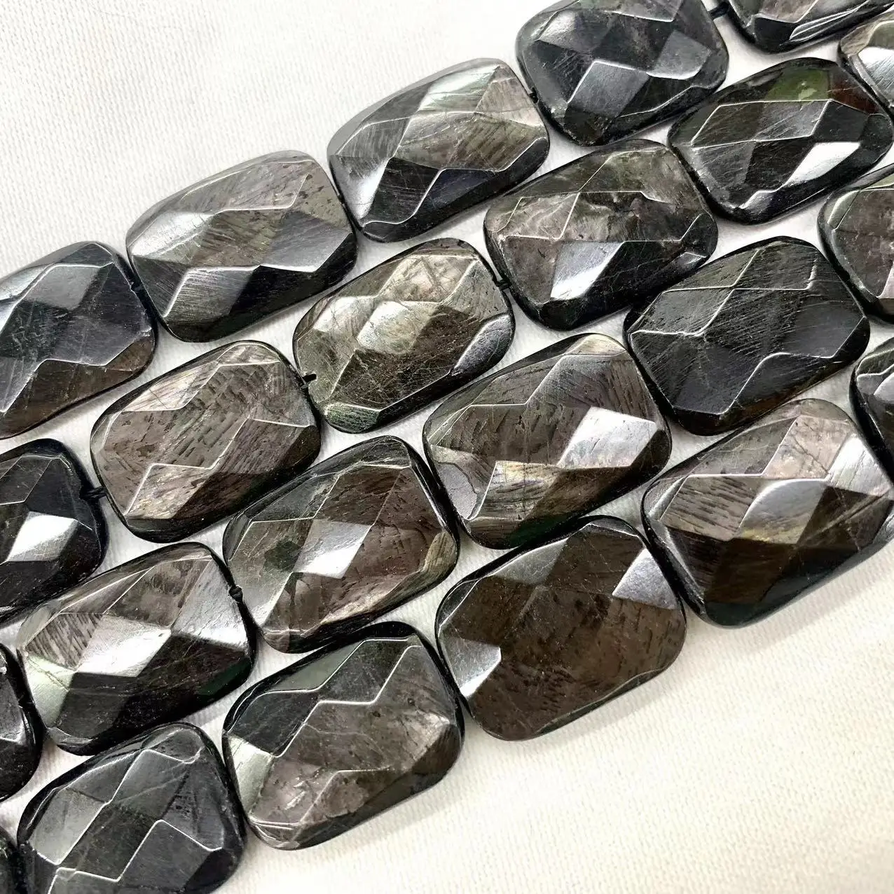 Rectangle Faced Hypersten / Hypersthene Stone Natural Gemstone Diy Loose Beads For Jewelry Making Strand 15"
Rectangle Faced Hypersten / Hypersthene Stone Natural Gemstone Diy Loose Beads For Jewelry Making Strand 15"