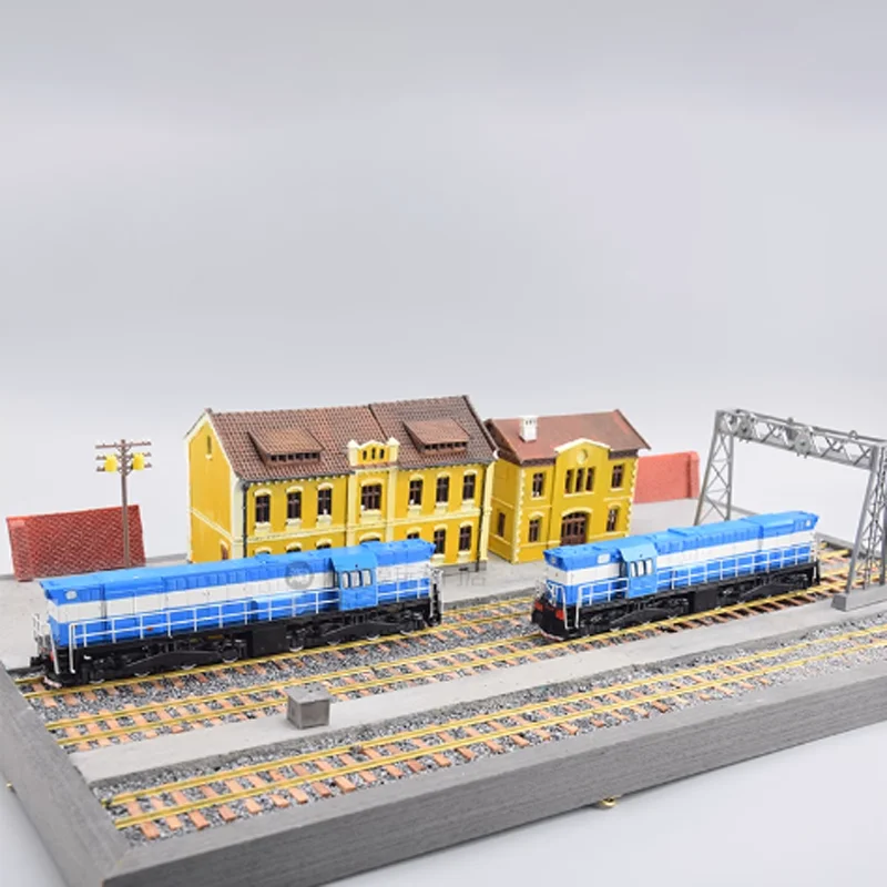 1:87 Scale CHME5 Diesel Shunting Locomotives Of Russian Railways Plastic Train Model Static Collection Classic Display Toys
1:87 Scale CHME5 Diesel Shunting Locomotives Of Russian Railways Plastic Train Model Static Collection Classic Display Toys