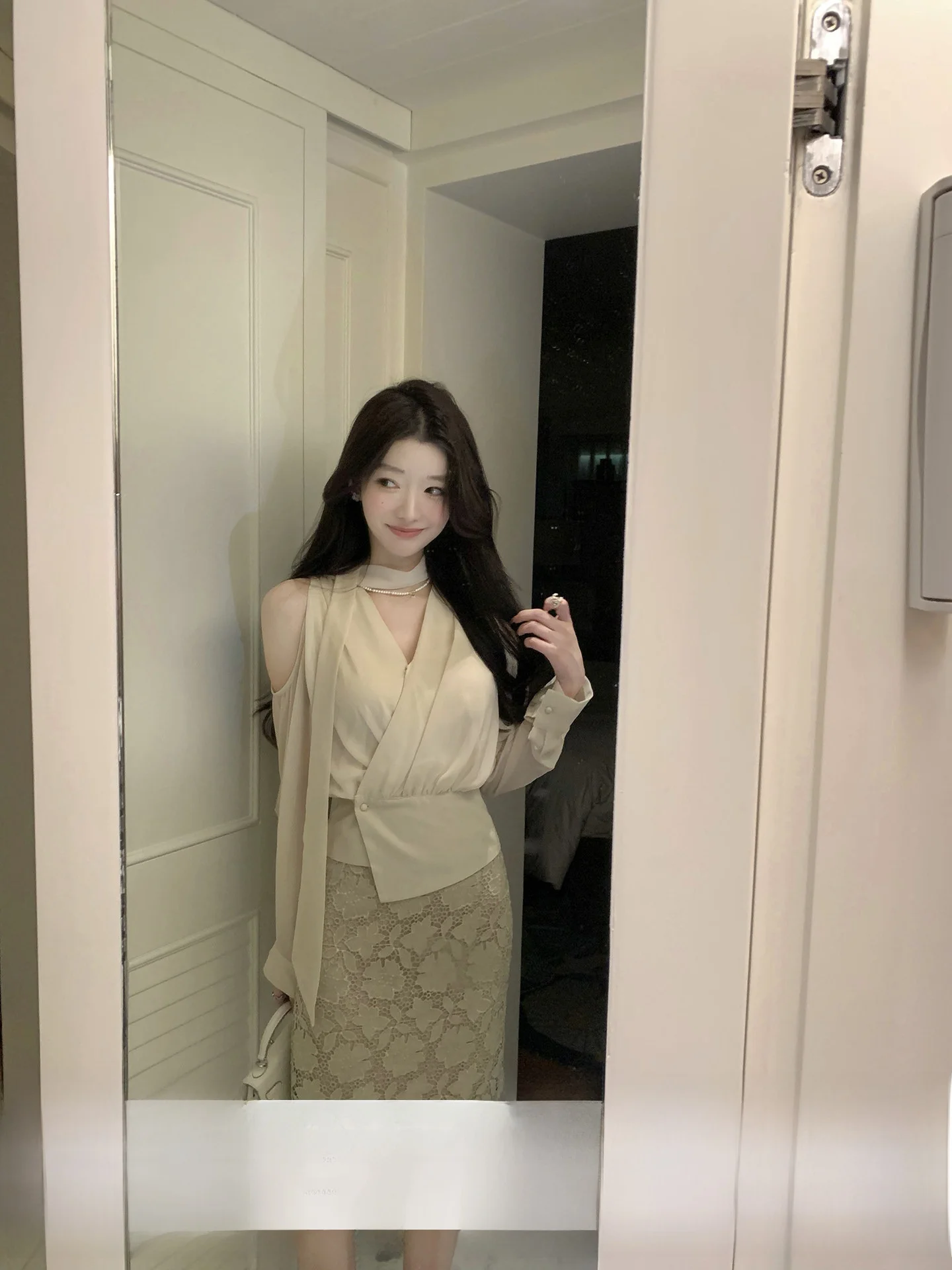 Khaki Color YOLI Zhang Yuli Women's Slim Fit Short Skirt High Waist Polyester Fiber Vintage Style Spring Fashion Ladies Skirts
Khaki Color YOLI Zhang Yuli Women's Slim Fit Short Skirt High Waist Polyester Fiber Vintage Style Spring Fashion Ladies Skirts