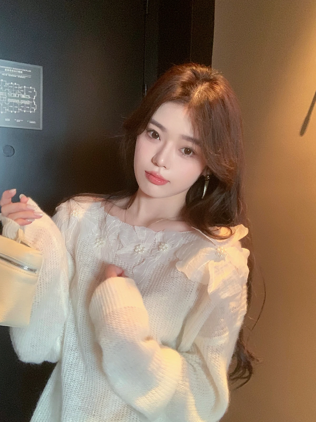 ByYou Winter Pearl Flower Piece White Inner Matched Camere Sweater Women Loose Knitted Woolen Top round Ne Long Sve
ByYou Winter Pearl Flower Piece White Inner Matched Camere Sweater Women Loose Knitted Woolen Top round Ne Long Sve