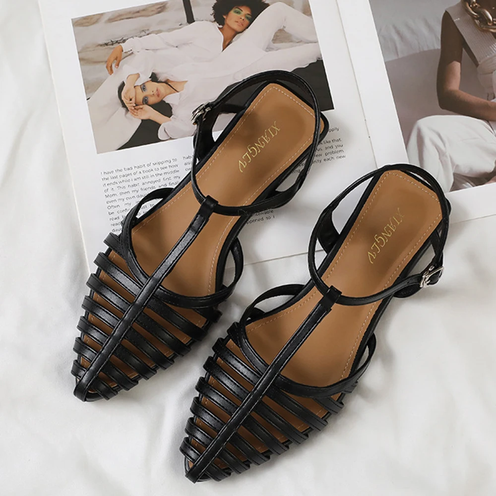 Ladies' Fashion Baotou Knitted Sandals Summer New Hollow Sandals Fashionable Small Square Head One Button T-shaped Strap Sandals
Ladies' Fashion Baotou Knitted Sandals Summer New Hollow Sandals Fashionable Small Square Head One Button T-shaped Strap Sandals
