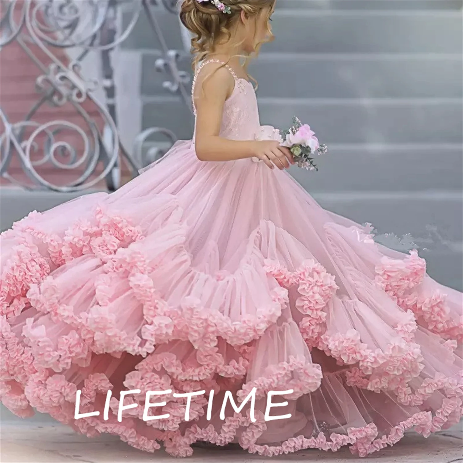 Hand Made A Line Flower Girl Dresses For Wedding Spaghetti Lace Floral Appliques Tiered Girls Pageant Skirts
Hand Made A Line Flower Girl Dresses For Wedding Spaghetti Lace Floral Appliques Tiered Girls Pageant Skirts