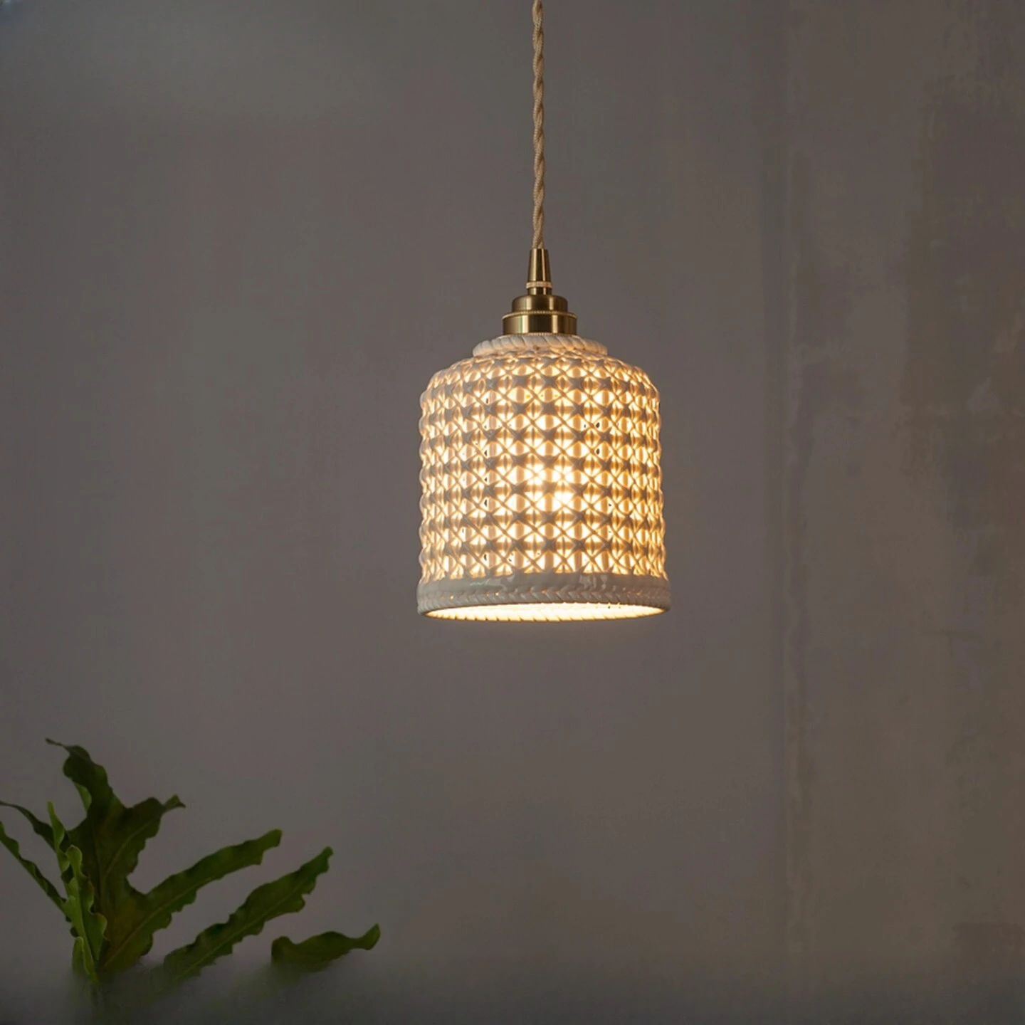 Modern Nordic minimalist retro handmade pendant lamp Japanese Zen tea room bedside ceramic brass lamp
Modern Nordic minimalist retro handmade pendant lamp Japanese Zen tea room bedside ceramic brass lamp