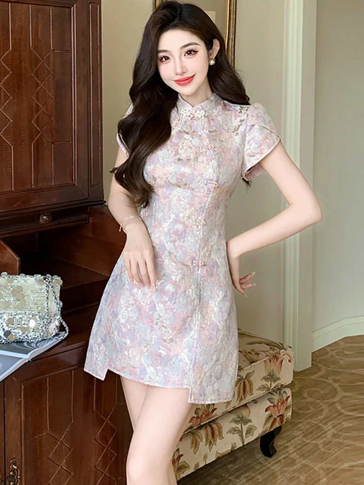 Женское корейское модное элегантное повседневное платье, летнее жаккардовое платье Cheongsam с цветочным воротником-стойкой, новинка 2025 года, шикарное облегающее вечернее платье
Женское корейское модное элегантное повседневное платье, летнее жаккардовое платье Cheongsam с цветочным воротником-стойкой, новинка 2025 года, шикарное облегающее вечернее платье