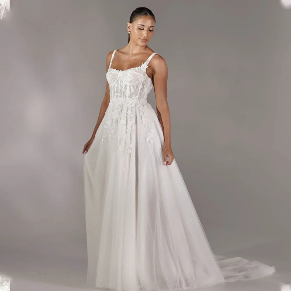 Charming Lace Applique Sweetheart Bridal Gown with Two Staps Elegant Wedding Dress Vestidos De Novia for Beautiful Women
Charming Lace Applique Sweetheart Bridal Gown with Two Staps Elegant Wedding Dress Vestidos De Novia for Beautiful Women