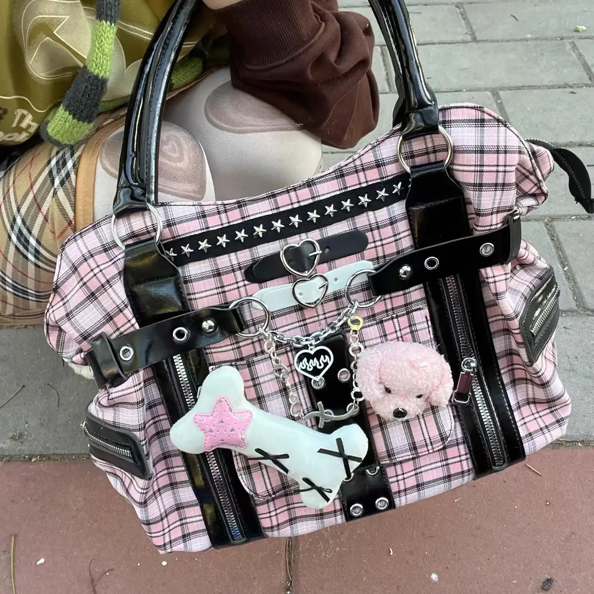 Women Original Plaid Y2k Handbag Hottie Bone Rivet Pink Shoulder Bag Korean Fashion Canvas Underarm Grunge Bags Motor Style 2025
Women Original Plaid Y2k Handbag Hottie Bone Rivet Pink Shoulder Bag Korean Fashion Canvas Underarm Grunge Bags Motor Style 2025