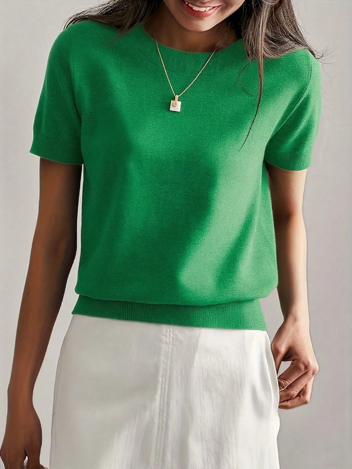 Women's Lightweight Solid Color Short Sleeve Knit Top Minimalist Summer
Women's Lightweight Solid Color Short Sleeve Knit Top Minimalist Summer