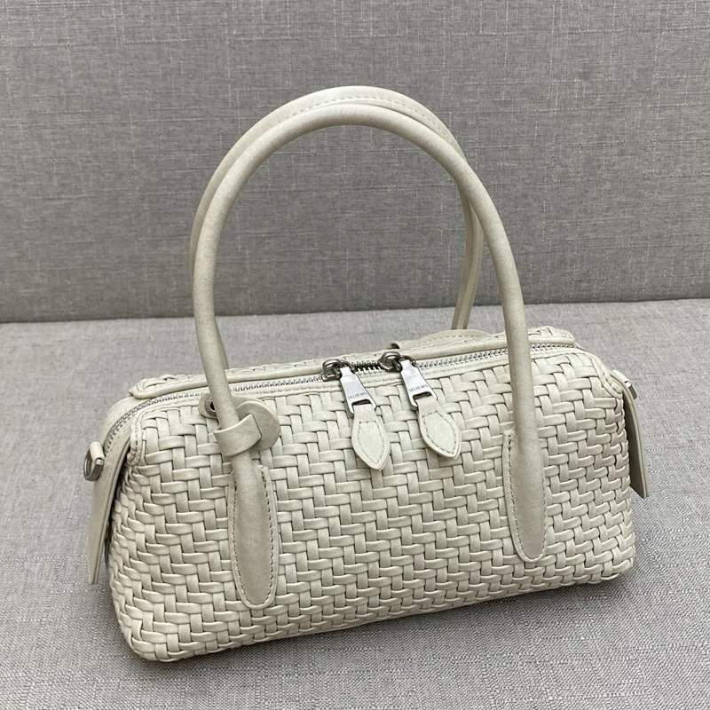 Casual Handwoven Pillow Bags For Women Luxury Designer Handbag And Purses 2026 New In PU Cross Braided With Mini Pocket Shoulder
Casual Handwoven Pillow Bags For Women Luxury Designer Handbag And Purses 2026 New In PU Cross Braided With Mini Pocket Shoulder