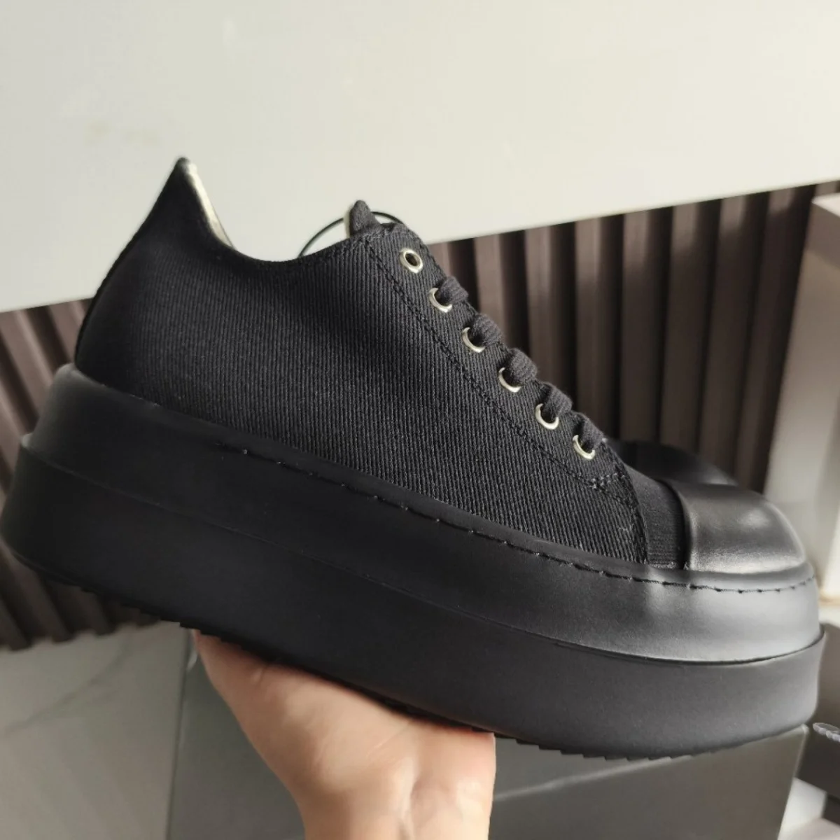 Luxury Brand Men Shoe Women Sneaker Full Black Canvas Low Top Casual Shoes Lace Up 7cm Thick Sole Pantshoes Flat Sneakers
Luxury Brand Men Shoe Women Sneaker Full Black Canvas Low Top Casual Shoes Lace Up 7cm Thick Sole Pantshoes Flat Sneakers