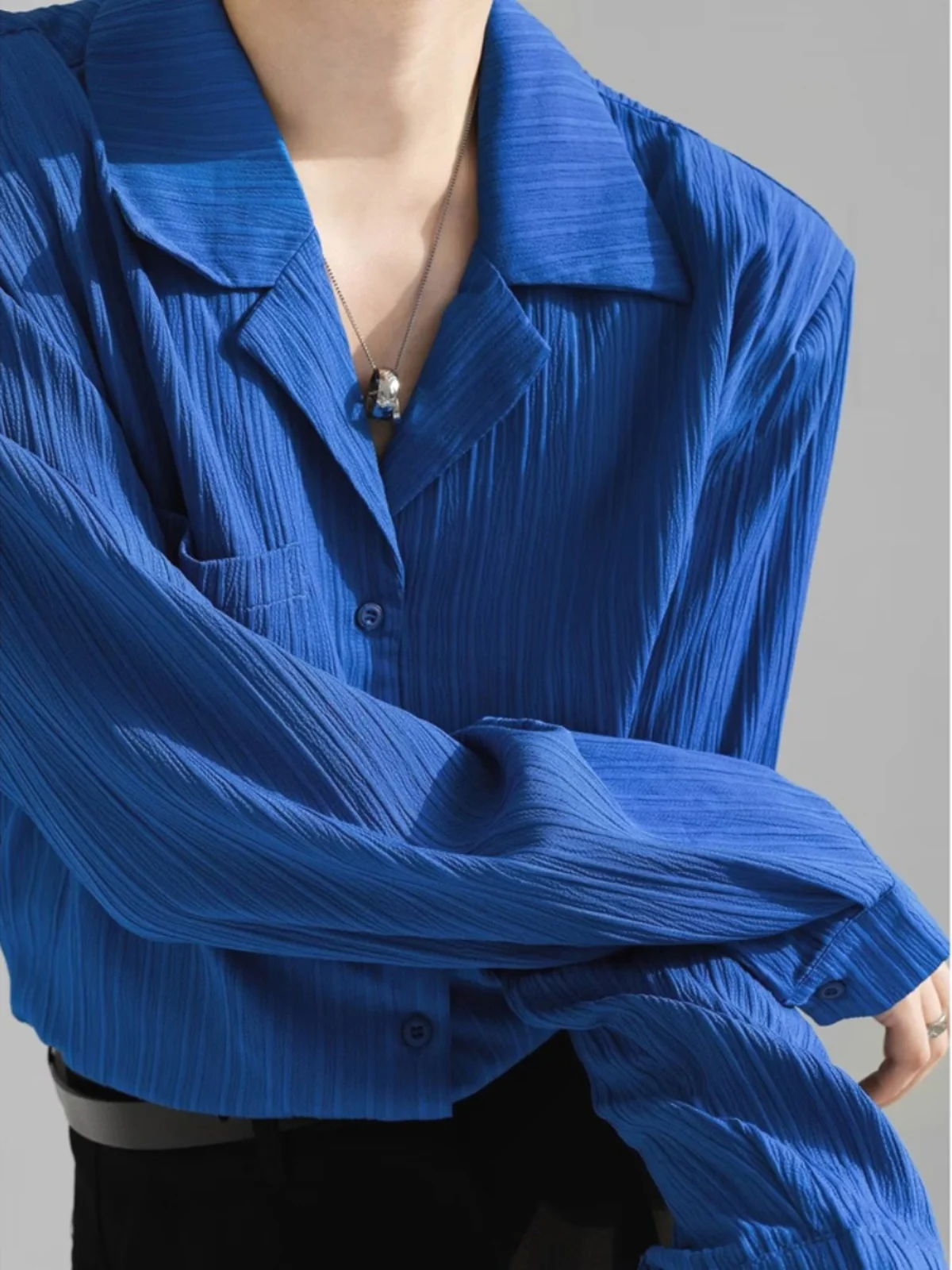 Мужская рубашка Klein Blue Vestal с кубинским воротником, свободного кроя, с длинным рукавом, вышивкой, в стиле рабочей одежды, модная, дышащая, на все сезоны
Мужская рубашка Klein Blue Vestal с кубинским воротником, свободного кроя, с длинным рукавом, вышивкой, в стиле рабочей одежды, модная, дышащая, на все сезоны