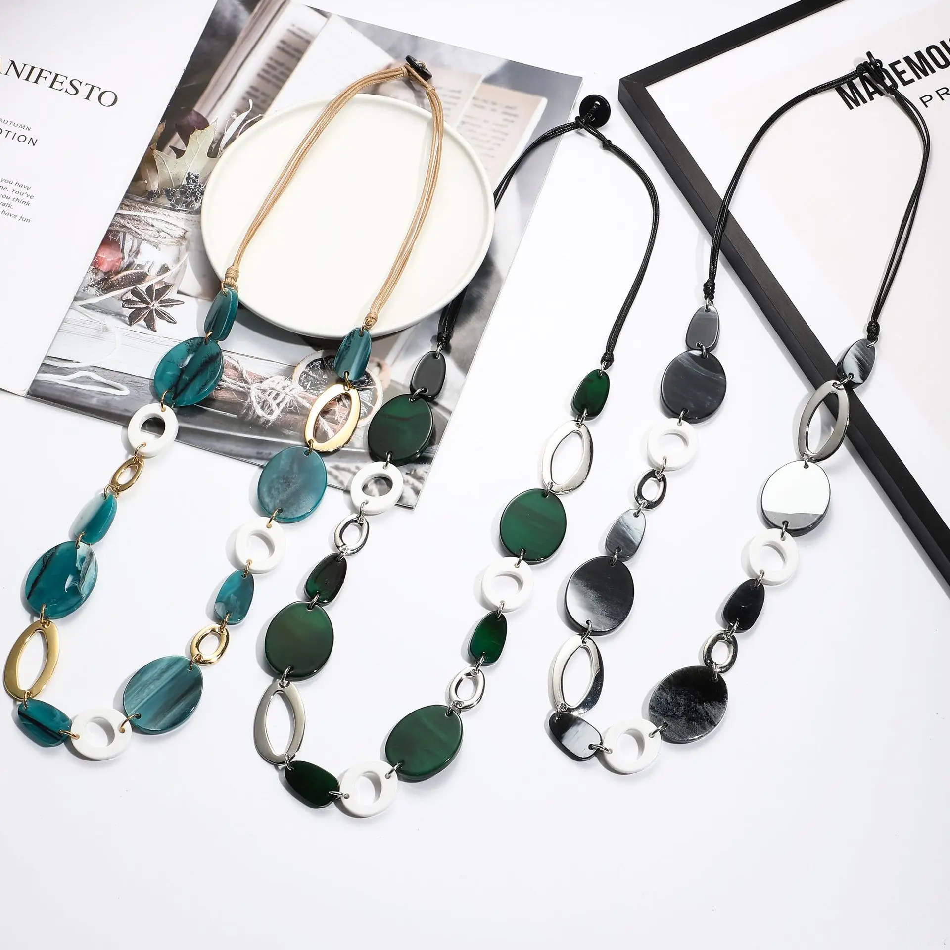 DIY accessories Core blue new geometric circle acrylic sweater chain, fashionable and simple versatile necklace, wholesale of Eu
DIY accessories Core blue new geometric circle acrylic sweater chain, fashionable and simple versatile necklace, wholesale of Eu