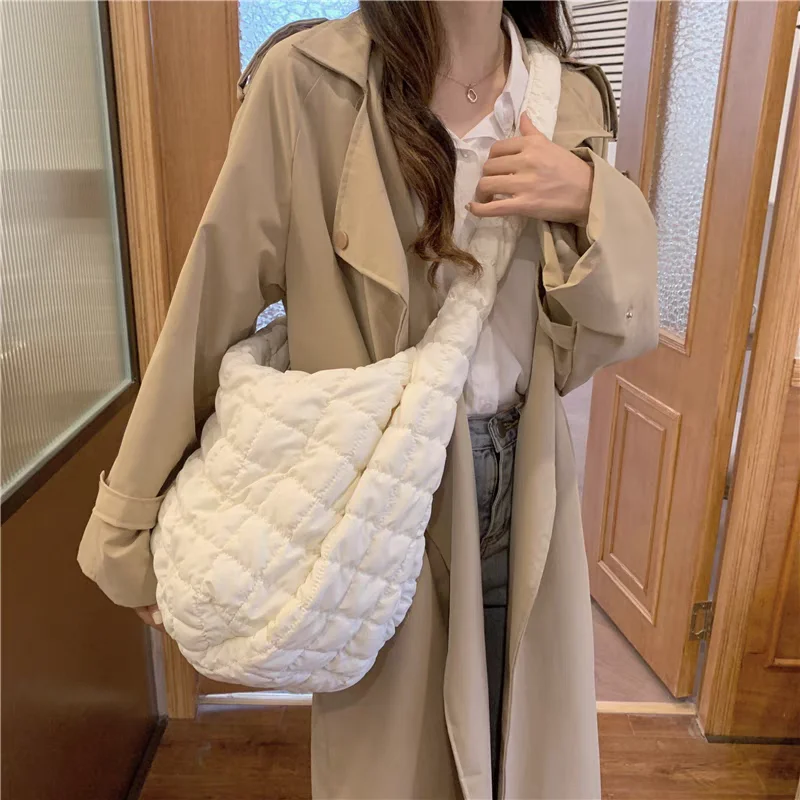 Korean Sle Folded Cloud Bag Series Crossbody Bag Small Design Bubble down Dumpling Bag Large Capaci Nylon Casual Handbag
Korean Sle Folded Cloud Bag Series Crossbody Bag Small Design Bubble down Dumpling Bag Large Capaci Nylon Casual Handbag
