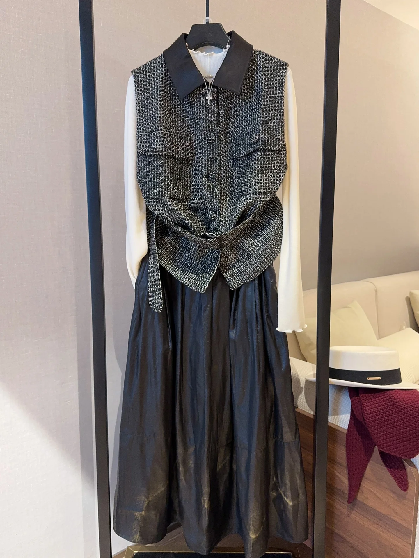 Fall Winter PU Leather Pleated Skirt Women's A-Line Maxi Gown Elegant High Waist Skirt Black Texture Drapey Slimming Skirt
Fall Winter PU Leather Pleated Skirt Women's A-Line Maxi Gown Elegant High Waist Skirt Black Texture Drapey Slimming Skirt