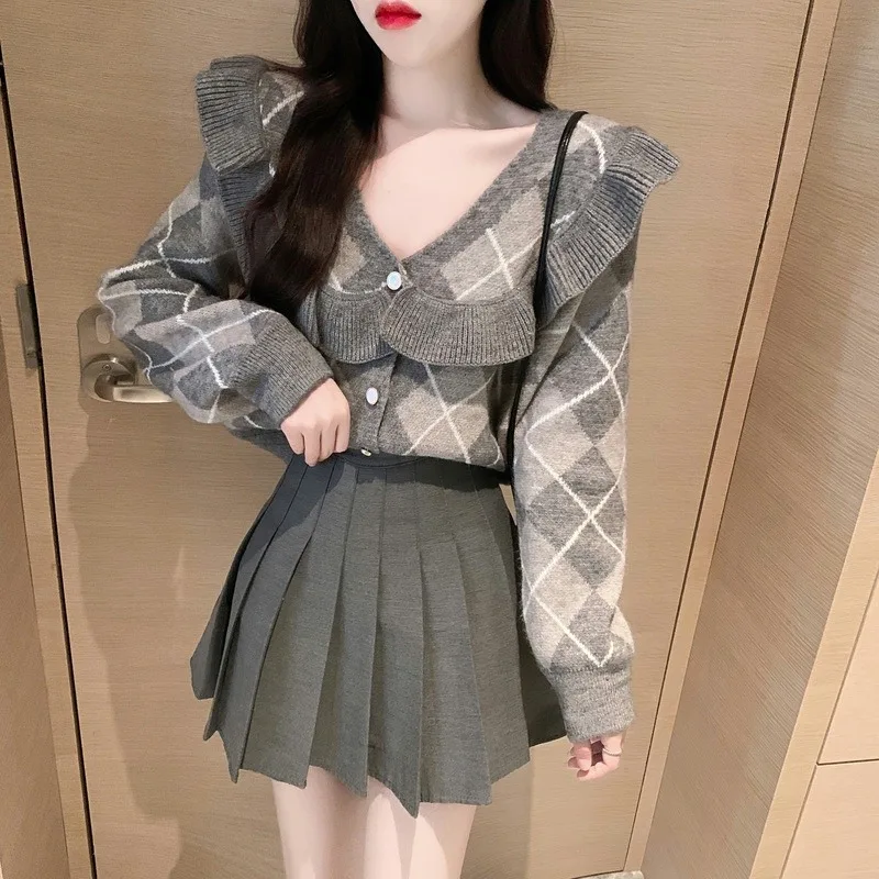 Sweet Hot Girl Sexy Suit Women's Autumn V-neck Knitted Cardigan High Waist Pleated Skirt Two-piece Set Fashion Female Clothes
Sweet Hot Girl Sexy Suit Women's Autumn V-neck Knitted Cardigan High Waist Pleated Skirt Two-piece Set Fashion Female Clothes