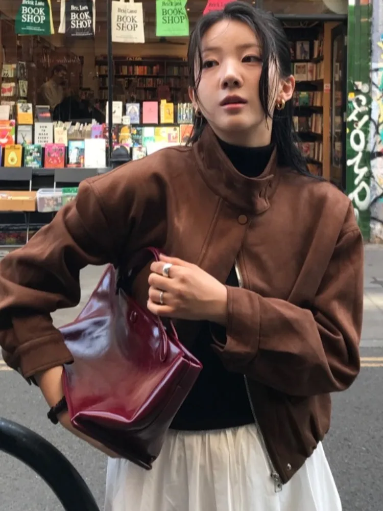 Retro Sle Zipper Stand Collar Suede ort Jaet Women Loose Casual Long Sve Outerwear Faionable Autumn Coat
Retro Sle Zipper Stand Collar Suede ort Jaet Women Loose Casual Long Sve Outerwear Faionable Autumn Coat