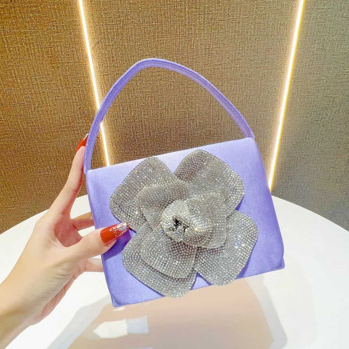 2025 New Luxury Rose Evening Bag Women’s Elegant Single Shoulder Crossbody Handbag Fashion Party Wedding Dinner Reception Purse 
2025 New Luxury Rose Evening Bag Women’s Elegant Single Shoulder Crossbody Handbag Fashion Party Wedding Dinner Reception Purse