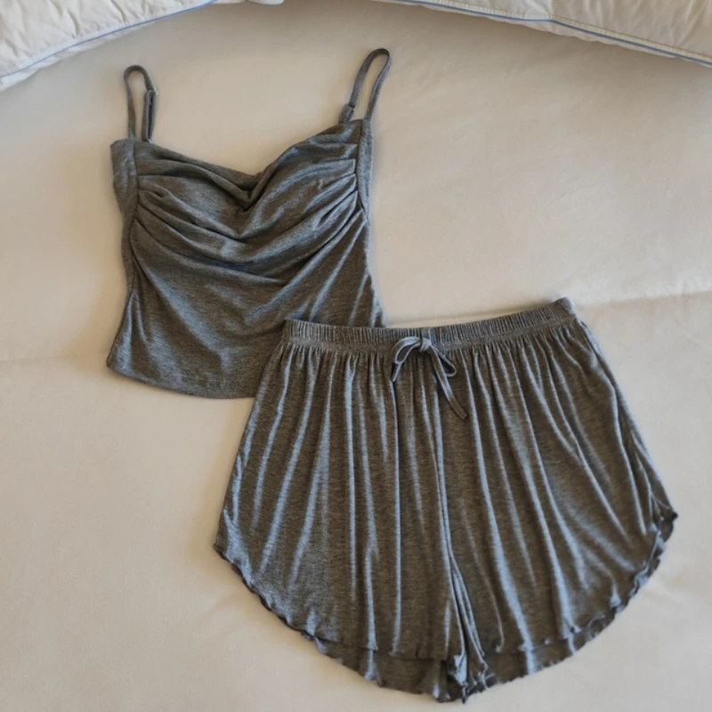 Сексуальный комплект из двух предметов на бретельках и шортах с подушечками для бюстгальтера, домашняя одежда, весна и лето, модальная однотонная пижама для женщин
Сексуальный комплект из двух предметов на бретельках и шортах с подушечками для бюстгальтера, домашняя одежда, весна и лето, модальная однотонная пижама для женщин