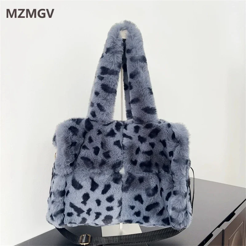 Meet You Winter Leopard Print Faux Fur Shoulder Bag Casual Soft Large Capacity Tote Bag Lady Luxury Fluffy Commuter HandBag
Meet You Winter Leopard Print Faux Fur Shoulder Bag Casual Soft Large Capacity Tote Bag Lady Luxury Fluffy Commuter HandBag