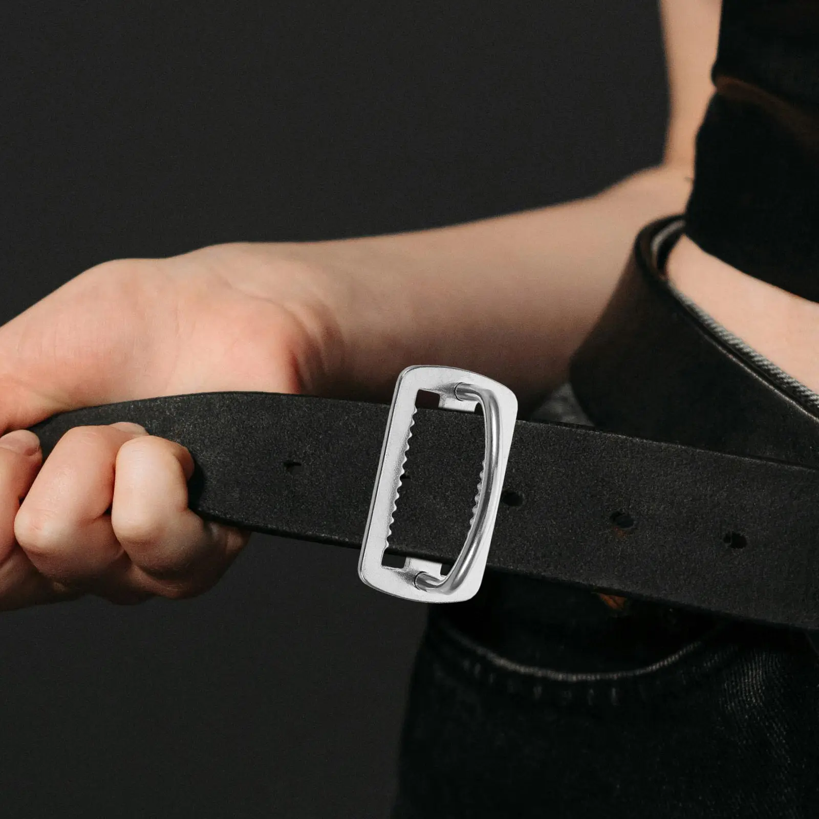 Scuba Diving Weight Belt Buckle Stainless Steel Serrated D Ring Diving Gear Attachment Underwater Weight Belt Retainer
Scuba Diving Weight Belt Buckle Stainless Steel Serrated D Ring Diving Gear Attachment Underwater Weight Belt Retainer