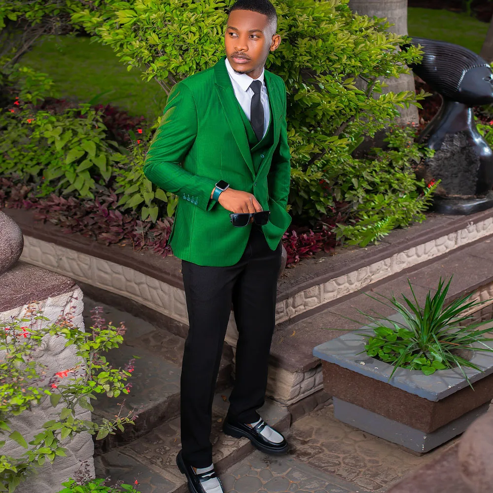 Green Men's Suits 3 Pieces Peaked Lapel Single Breasted Wedding Guest Evening Party Suit Graduation Jacket Blazer Customized
Green Men's Suits 3 Pieces Peaked Lapel Single Breasted Wedding Guest Evening Party Suit Graduation Jacket Blazer Customized