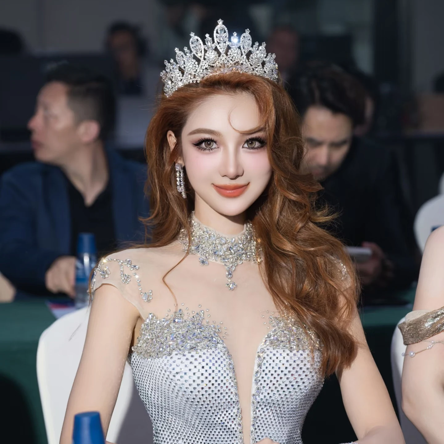 Elegant Royal Queen Large Tiaras Bridal Headdress Women Wedding Crown Diadem Hair Jewelry Party Pageant Head Accessories
Elegant Royal Queen Large Tiaras Bridal Headdress Women Wedding Crown Diadem Hair Jewelry Party Pageant Head Accessories