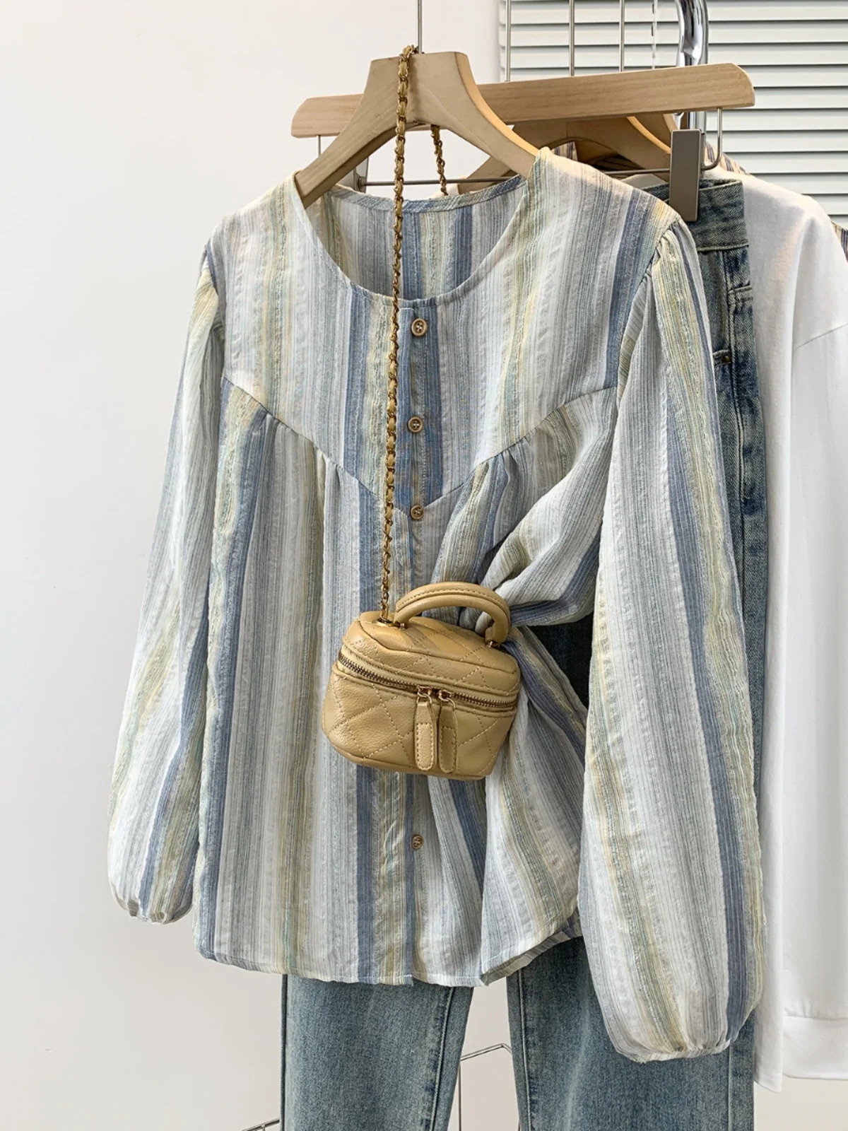 Свободный повседневный полосатый женский светильник большого размера с фонариком Све, кукольный топ для похудения, весенний модный хлопок, длинный све, круглый Ne
Свободный повседневный полосатый женский светильник большого размера с фонариком Све, кукольный топ для похудения, весенний модный хлопок, длинный све, круглый Ne