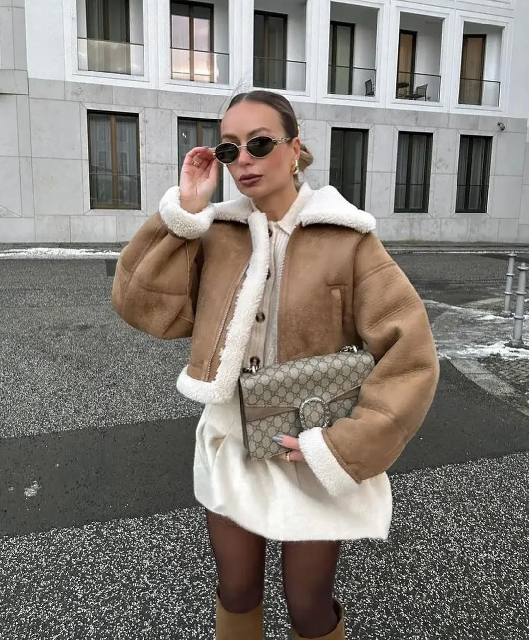 Autumn Vintage Woman's Faux Leather Cropped Jacket Coat 2024 Female Winter Thick Warm Lapel Fleece Jacket Long Sleeve Outwears
Autumn Vintage Woman's Faux Leather Cropped Jacket Coat 2024 Female Winter Thick Warm Lapel Fleece Jacket Long Sleeve Outwears