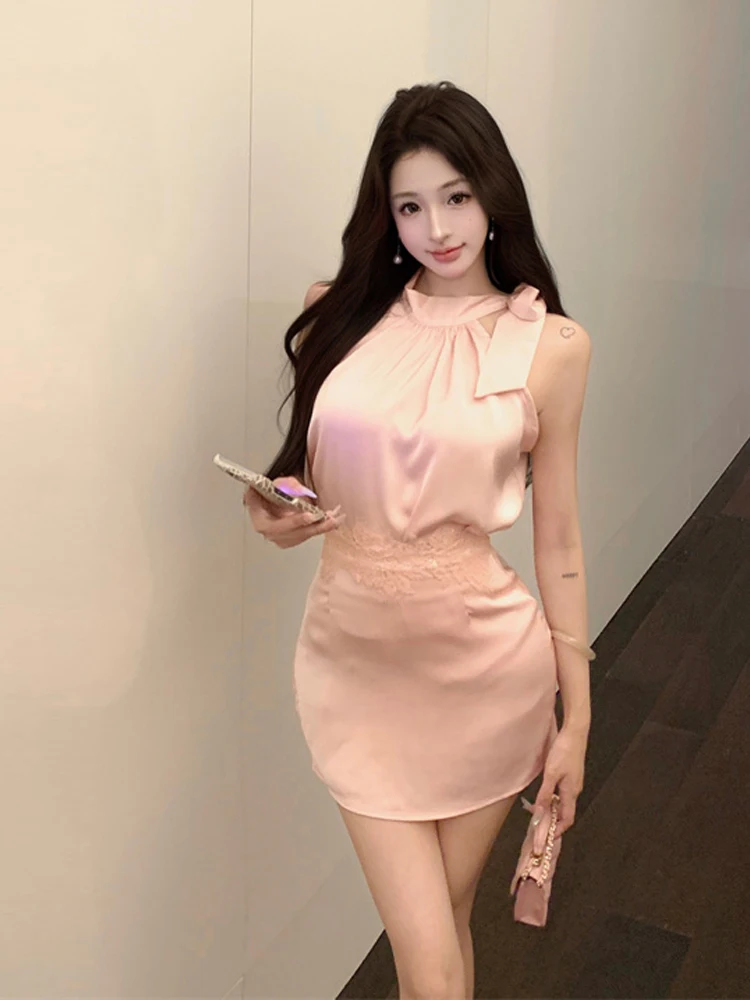Elegant Shoulder Bared Sleeveless High Waist A-Line Skirt Set with Lace Waist Seal for Women Fashionable Casual Outfit
Elegant Shoulder Bared Sleeveless High Waist A-Line Skirt Set with Lace Waist Seal for Women Fashionable Casual Outfit