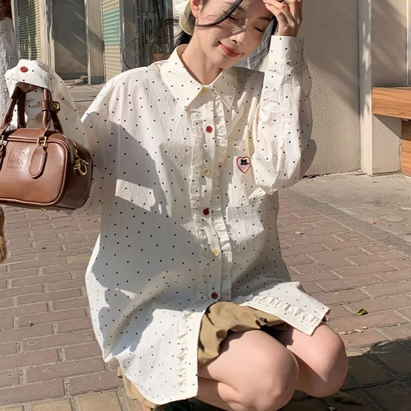 Lolita Style Cute Polka Dot Lace Pleated Ruffled Shirt Turn-down Collar POLO Shirts Sweet Women Loose Casual Spring Autumn Coats
Lolita Style Cute Polka Dot Lace Pleated Ruffled Shirt Turn-down Collar POLO Shirts Sweet Women Loose Casual Spring Autumn Coats