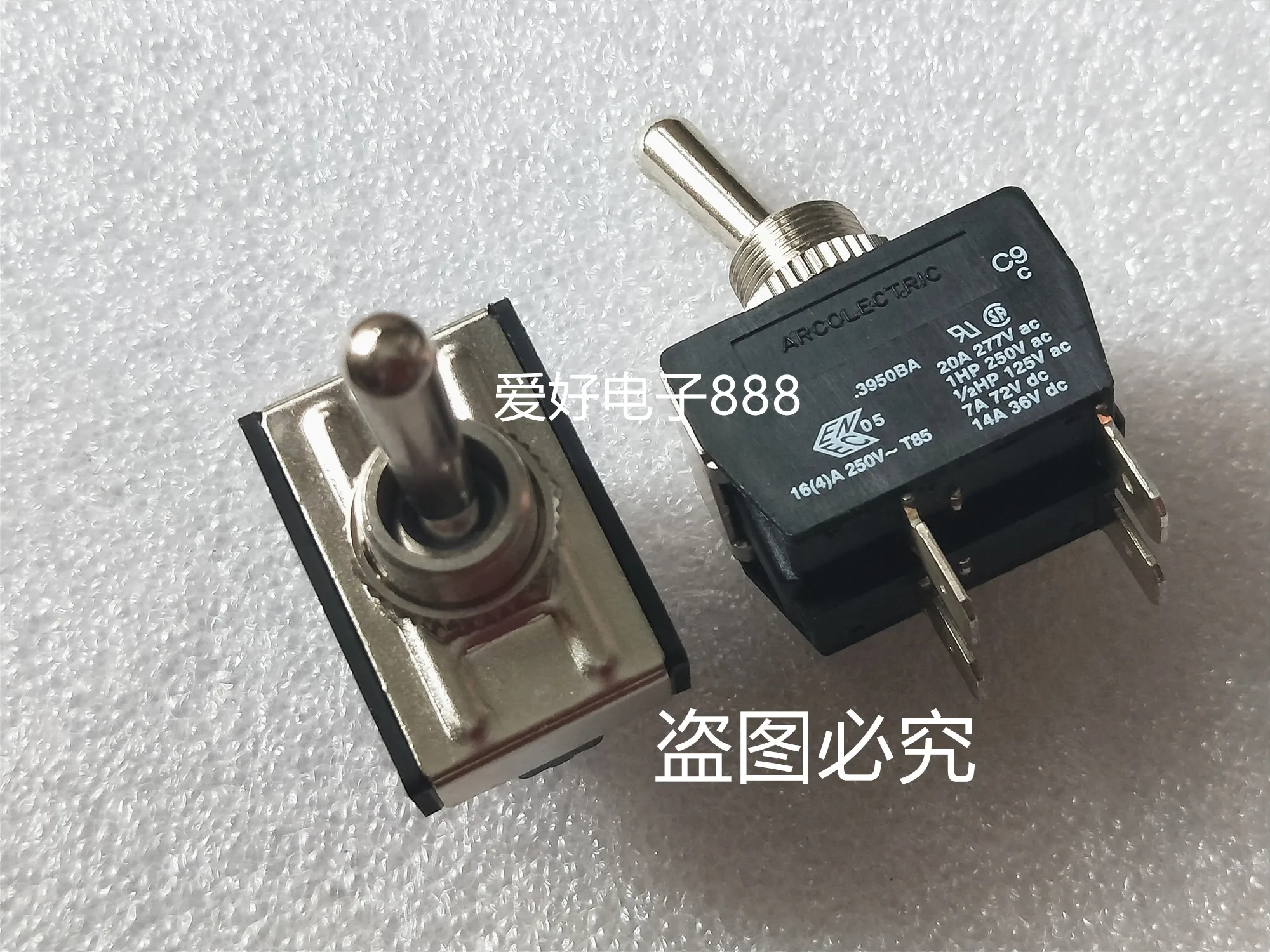British Arcolectric .3950BB 20A high current second gear button switch four-legged toggle switch
British Arcolectric .3950BB 20A high current second gear button switch four-legged toggle switch