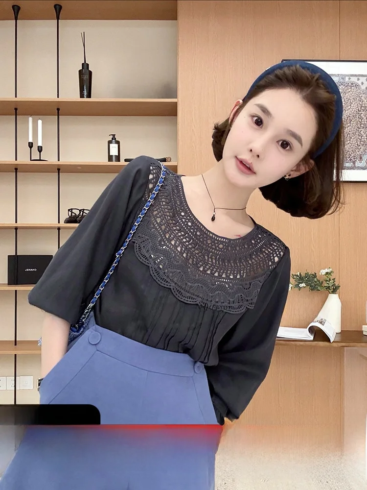 Skin-friendly Lace Splicing Hollow Linen Women's T-shirt Spring Summer Casual Style Loose Fit Long Sleeve round Neck
Skin-friendly Lace Splicing Hollow Linen Women's T-shirt Spring Summer Casual Style Loose Fit Long Sleeve round Neck