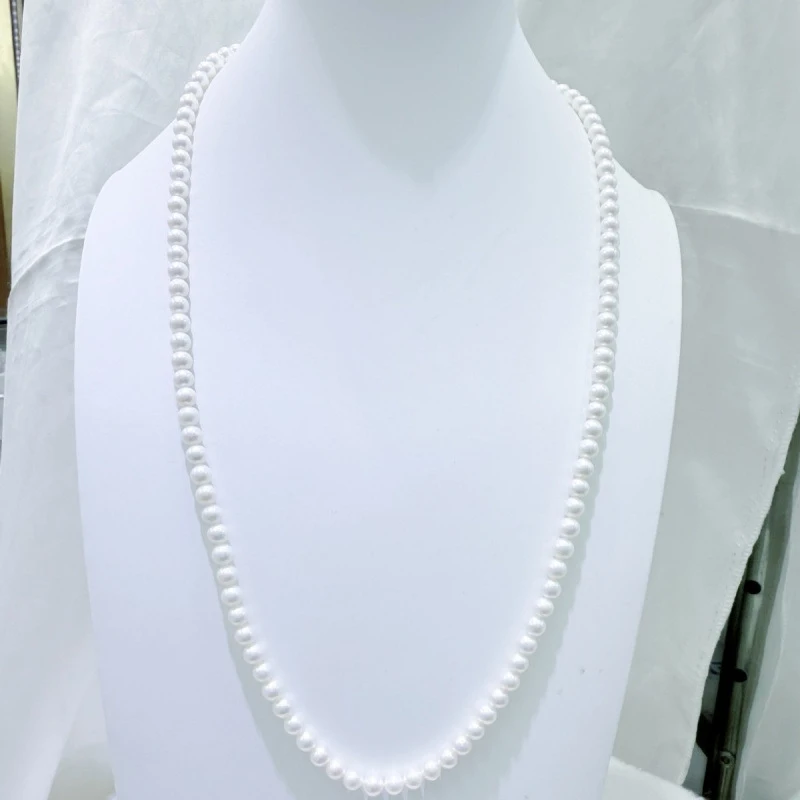 Freshwater pearl necklace 5-6mm, perfectly round, almost, with effect, gold-plated heart pendant, 60cm length
Freshwater pearl necklace 5-6mm, perfectly round, almost, with effect, gold-plated heart pendant, 60cm length