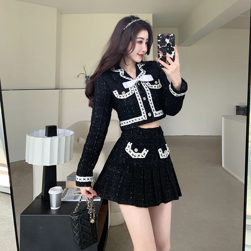 Fashion Small Fragrance Y2k Black Two Pieces Set Women Shorts Jackets + Mini Pleated Skirts Women Outfits 2023 Ins Korean Suit
Fashion Small Fragrance Y2k Black Two Pieces Set Women Shorts Jackets + Mini Pleated Skirts Women Outfits 2023 Ins Korean Suit