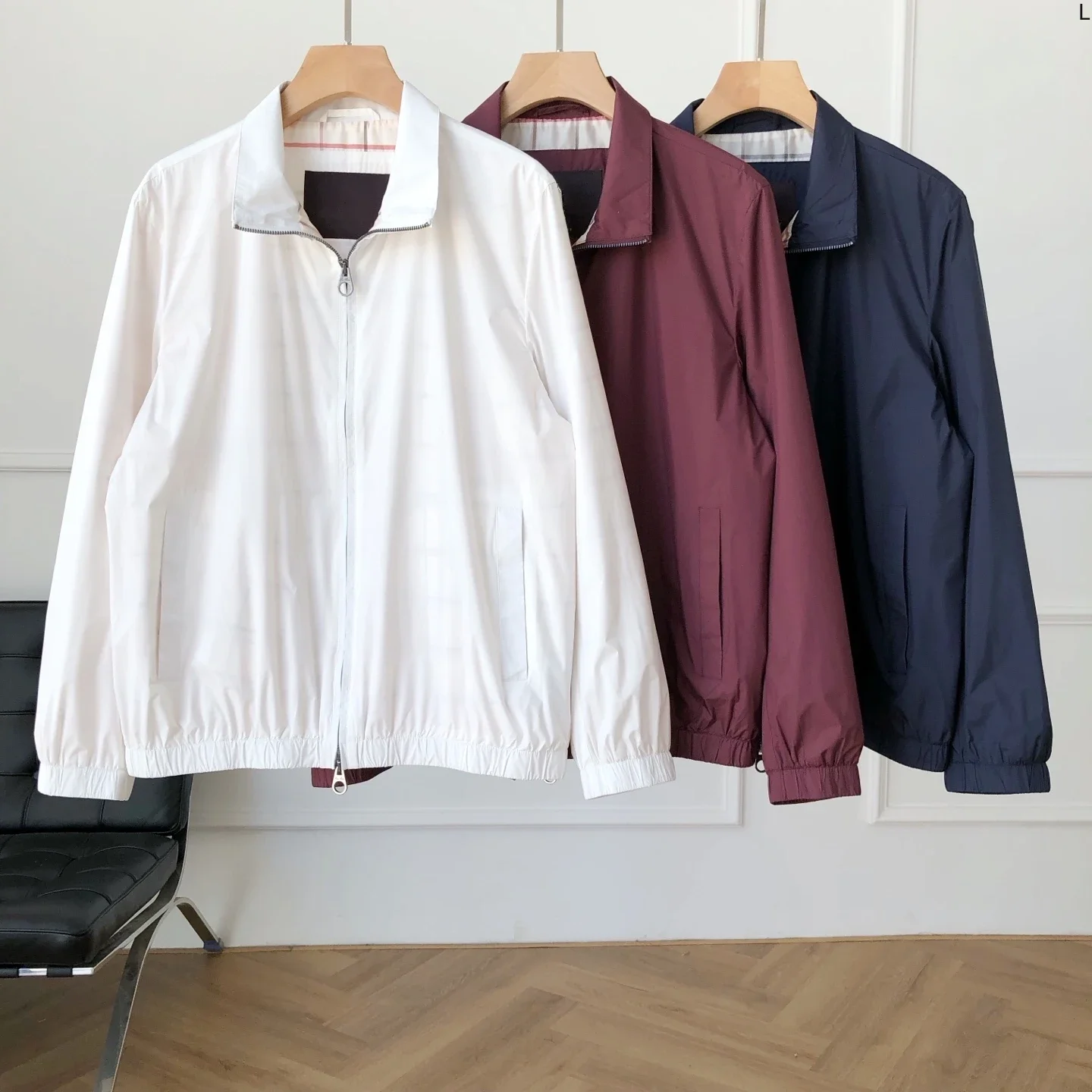 Italy LP 25aw loose solid color windproof lapel jacket
Italy LP 25aw loose solid color windproof lapel jacket