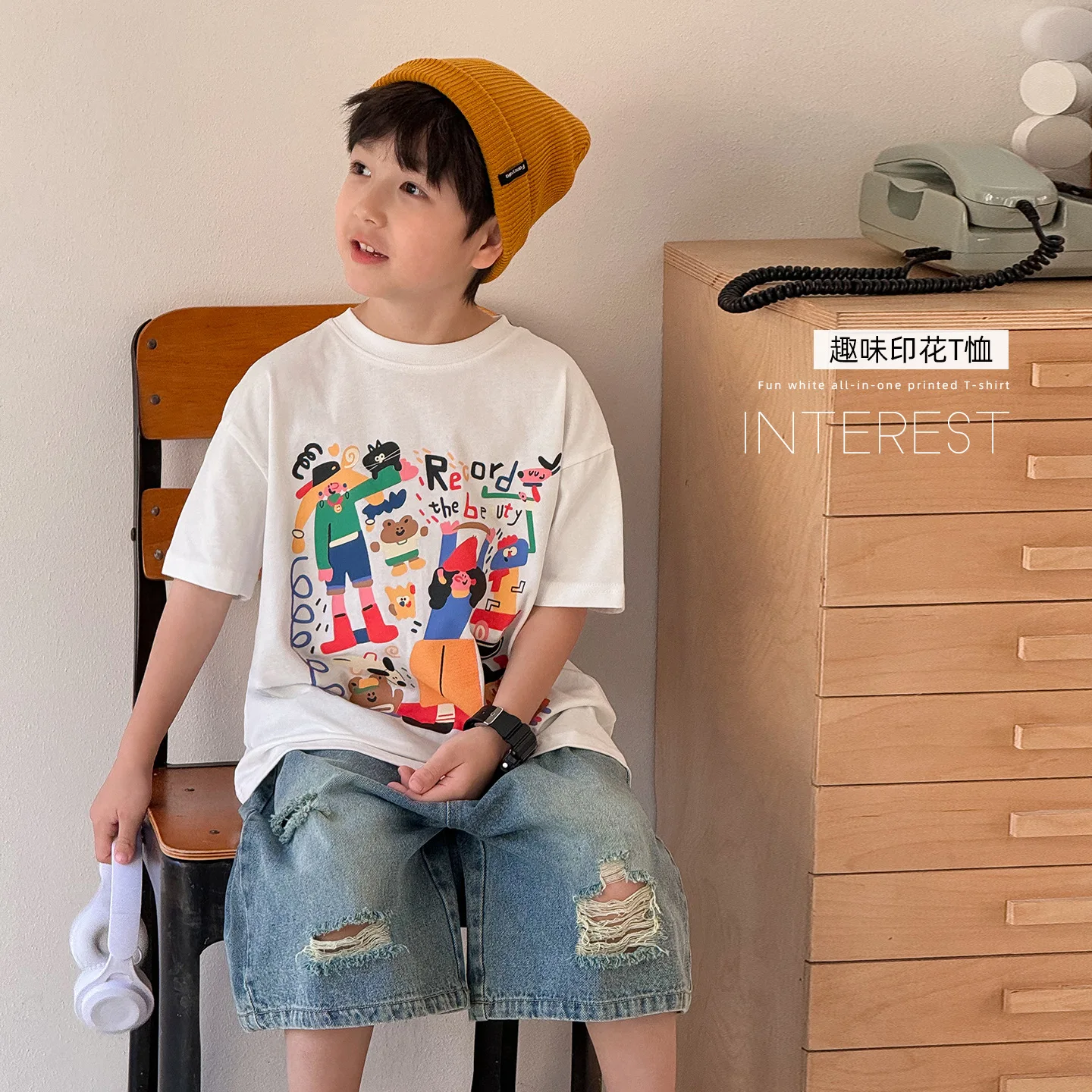 Tongku 2025 Summer New Cartoon Fun Print Baby T-shirt for Boys, Korean version round neck, versatile children's short sleeves
Tongku 2025 Summer New Cartoon Fun Print Baby T-shirt for Boys, Korean version round neck, versatile children's short sleeves