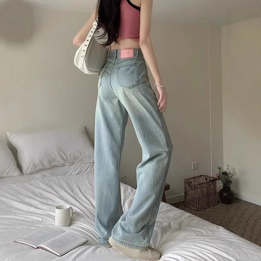 Light-colored high-waisted women's jeans, new spring/autumn style, versatile design, niche, slimming, wide-leg, trendy pants
Light-colored high-waisted women's jeans, new spring/autumn style, versatile design, niche, slimming, wide-leg, trendy pants