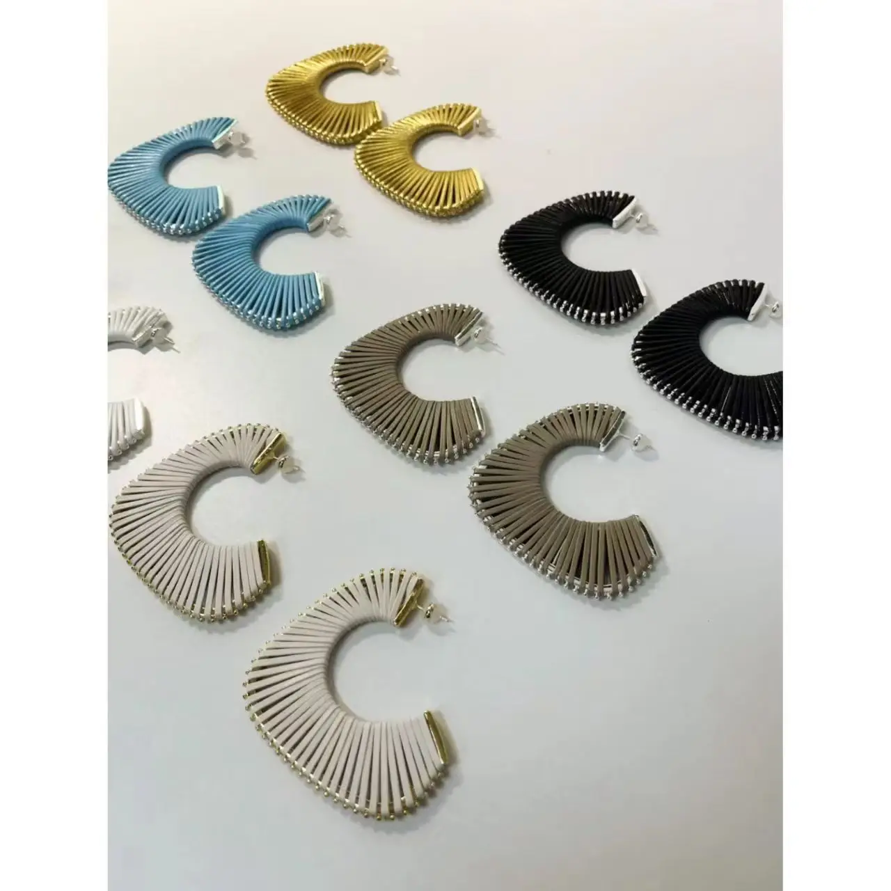 Jenny&dave Knitted Leather Rope C-shaped Earrings Jewelry Earrings Women's Earrings Ear Cuffs
Jenny&dave Knitted Leather Rope C-shaped Earrings Jewelry Earrings Women's Earrings Ear Cuffs