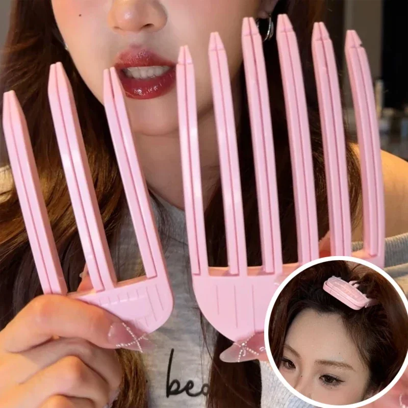 Portable Lazy Fluffy Hair Roots Clips Comb Hair Top Styling Curling Barrel Korean Hairs Clip Volume 3/6Teeth Wind Sculpting Comb
Portable Lazy Fluffy Hair Roots Clips Comb Hair Top Styling Curling Barrel Korean Hairs Clip Volume 3/6Teeth Wind Sculpting Comb