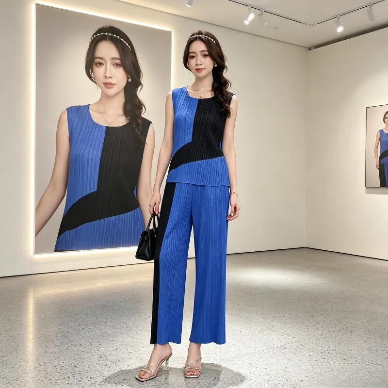 Three-Wrinkle Color-Block Design Pleated Two-Piece Set Sleeveless Vest Wide-Leg Pants Summer Versatile Elegant Casual Outfit
Three-Wrinkle Color-Block Design Pleated Two-Piece Set Sleeveless Vest Wide-Leg Pants Summer Versatile Elegant Casual Outfit