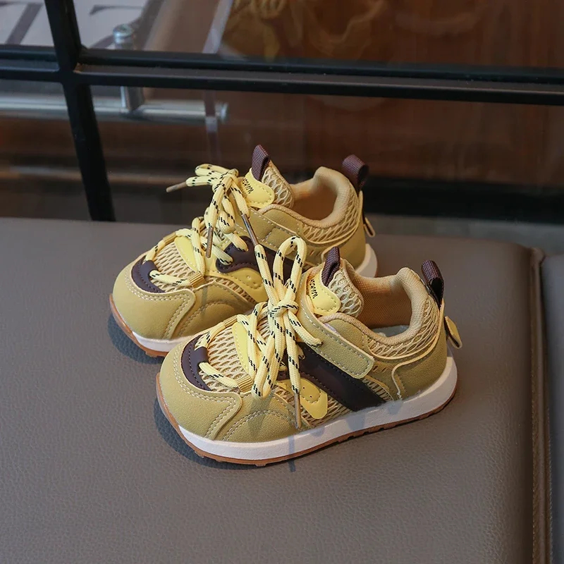 Новинка осени 202, детская спортивная обувь, дышащая детская теннисная обувь с сеткой, повседневная обувь с мягкой подошвой для мальчиков и девочек, нескользящая обувь с закрытым носком 
Новинка осени 202, детская спортивная обувь, дышащая детская теннисная обувь с сеткой, повседневная обувь с мягкой подошвой для мальчиков и девочек, нескользящая обувь с закрытым носком