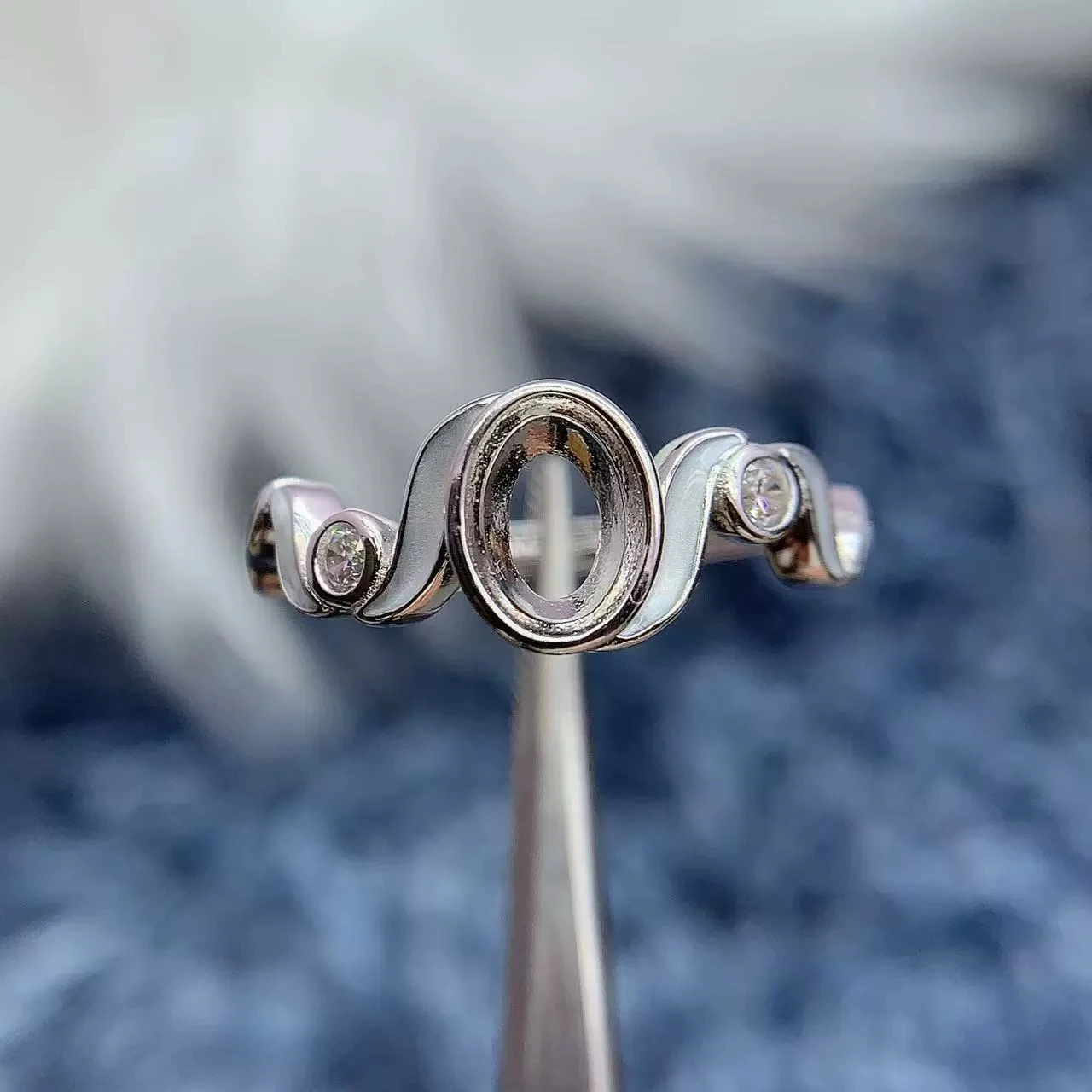 MeiBaPJ Inlay Oval 5*7mm Open Ring Setting DIY Empty Holder for Women Gift S925 Pure Silver Fine Charm Jewelry Base Wholesaler
MeiBaPJ Inlay Oval 5*7mm Open Ring Setting DIY Empty Holder for Women Gift S925 Pure Silver Fine Charm Jewelry Base Wholesaler