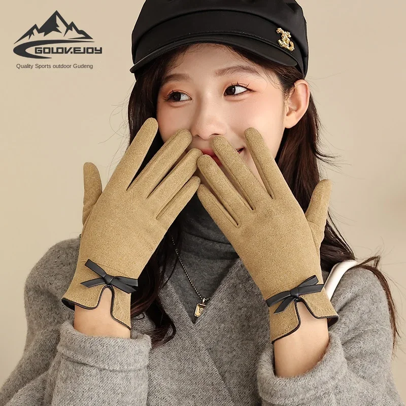 German velvet gloves for cute and warm women, winter cycling touch screen, plush and thin bowknot student gloves
German velvet gloves for cute and warm women, winter cycling touch screen, plush and thin bowknot student gloves
