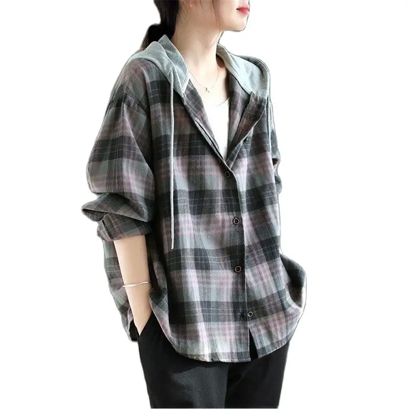 Fashion Vintage Hooded Plaid Jacket Thin Women's Coats 2023 New Spring Autumn Loose Casual Shirt Coat Female Outerwear Tops
Fashion Vintage Hooded Plaid Jacket Thin Women's Coats 2023 New Spring Autumn Loose Casual Shirt Coat Female Outerwear Tops