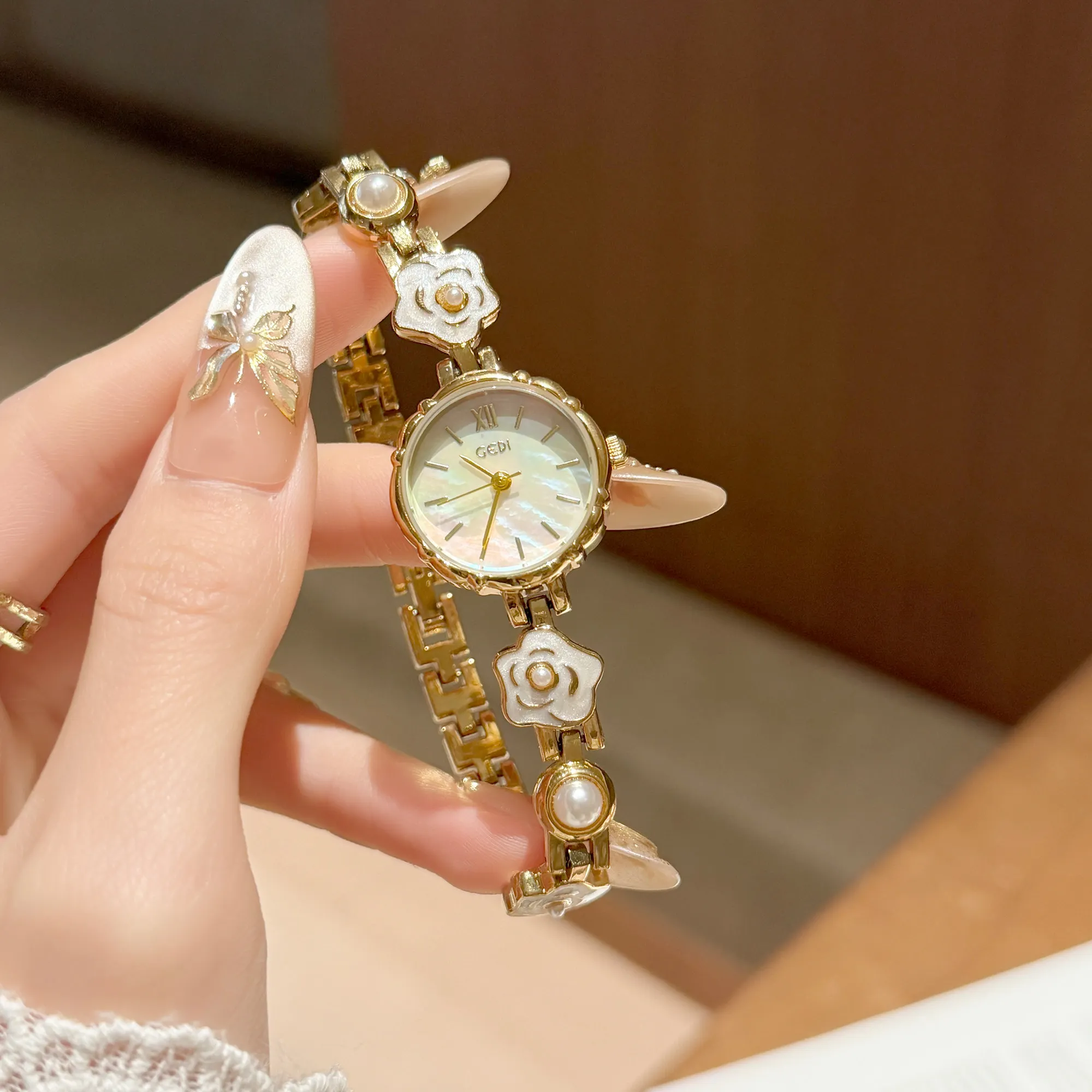 Camellia Flower Watches For Woman GEDI Brands Original Gold Bracelet Elegant Dress Quartz Women's Watches Valentine's Day Gift
Camellia Flower Watches For Woman GEDI Brands Original Gold Bracelet Elegant Dress Quartz Women's Watches Valentine's Day Gift