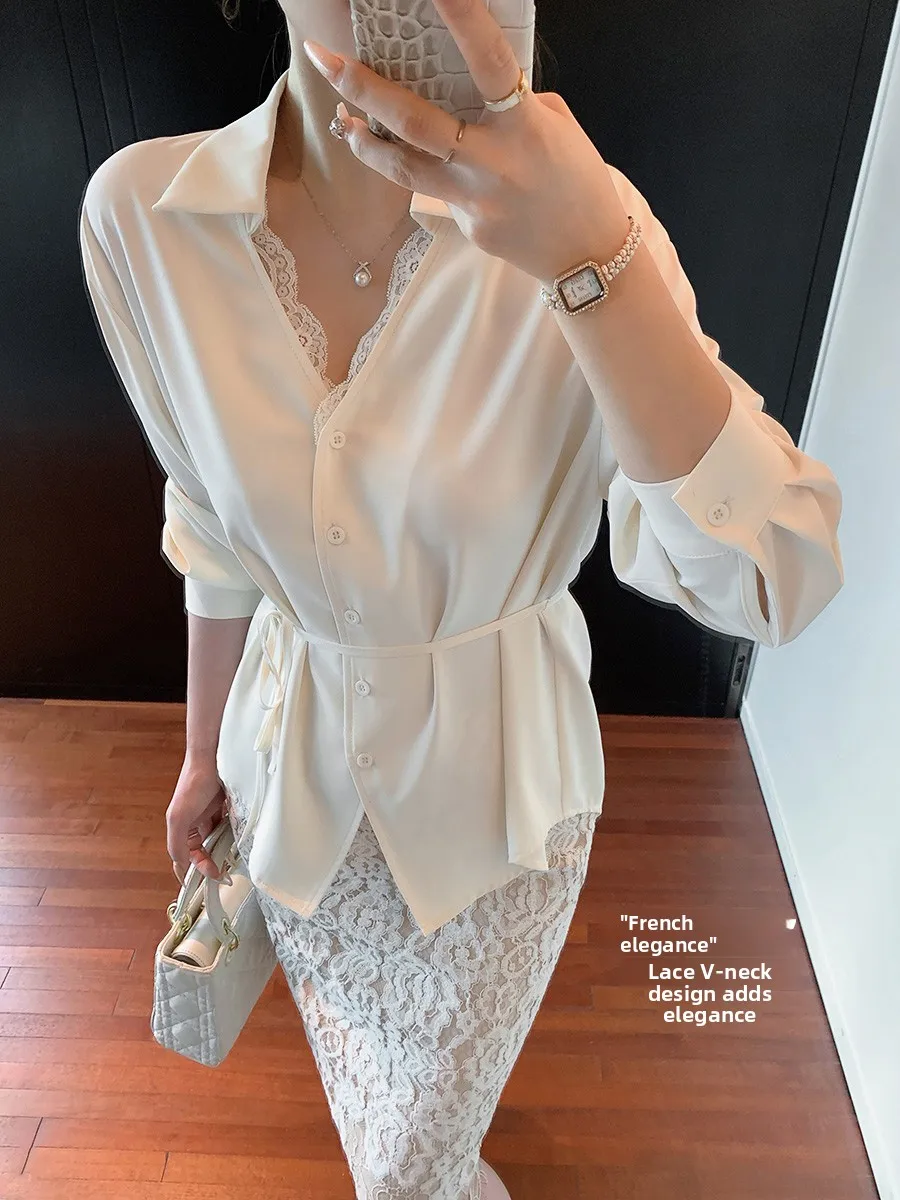Lin Guan White Lace Splicing Long Sve irt Women Early Autumn Korean Sle Simple Loose Fit V-Ne Button-Up Casual Top
Lin Guan White Lace Splicing Long Sve irt Women Early Autumn Korean Sle Simple Loose Fit V-Ne Button-Up Casual Top
