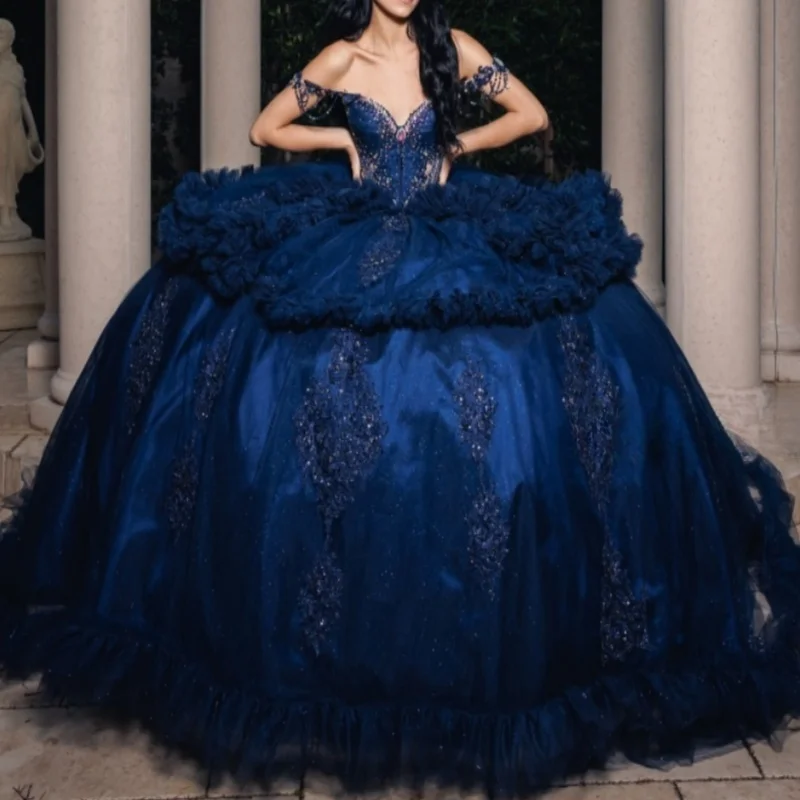 Темно-синее блестящее платье Quinceanera с открытыми плечами, бальное платье Sweet 16, платье с бусинами и аппликациями, кружевной тюль, многоуровневый корсет, вечеринка по случаю дня рождения
Темно-синее блестящее платье Quinceanera с открытыми плечами, бальное платье Sweet 16, платье с бусинами и аппликациями, кружевной тюль, многоуровневый корсет, вечеринка по случаю дня рождения