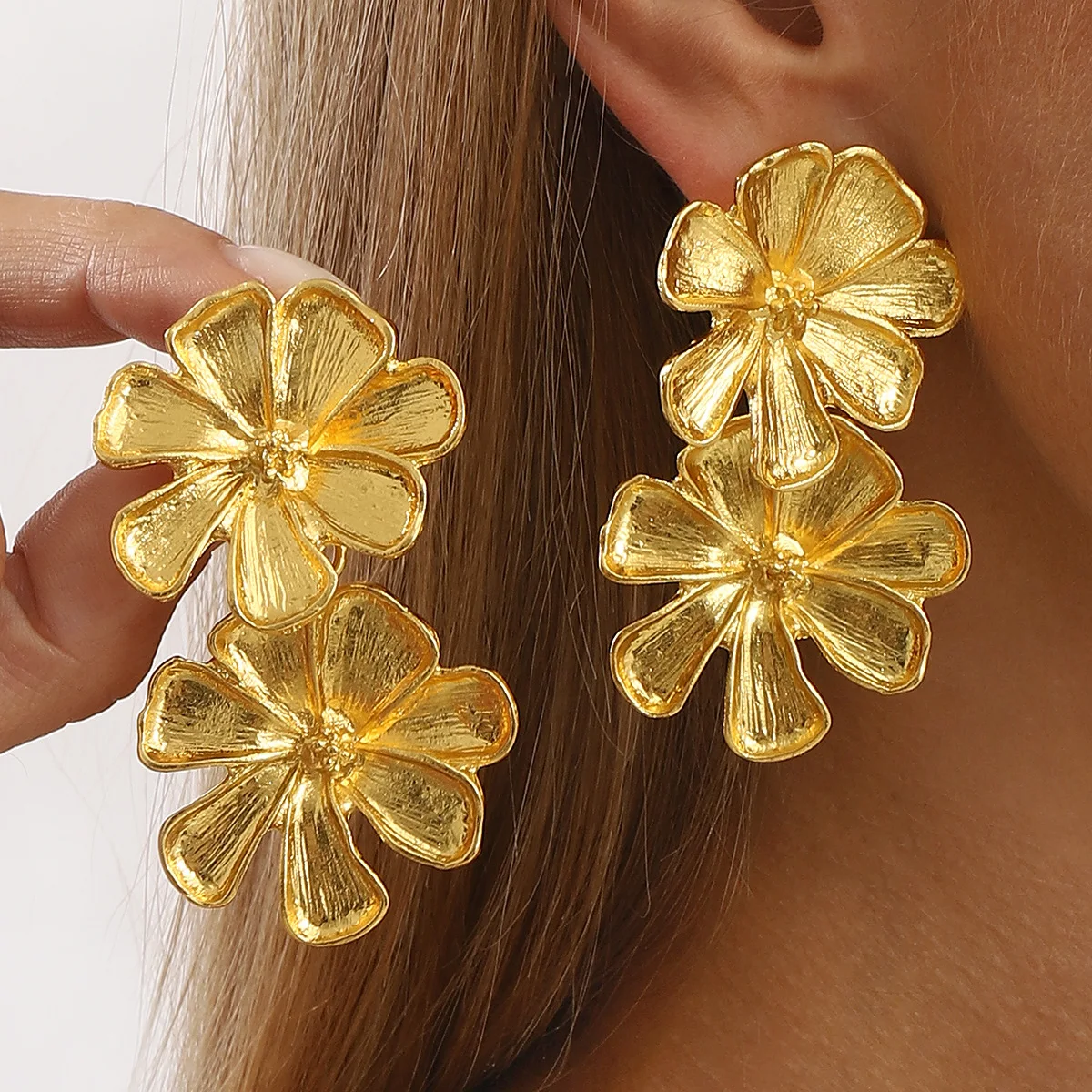 Exaggerated High-End Versatile Exquisite Temperament Floral Patchwork Earrings
Exaggerated High-End Versatile Exquisite Temperament Floral Patchwork Earrings