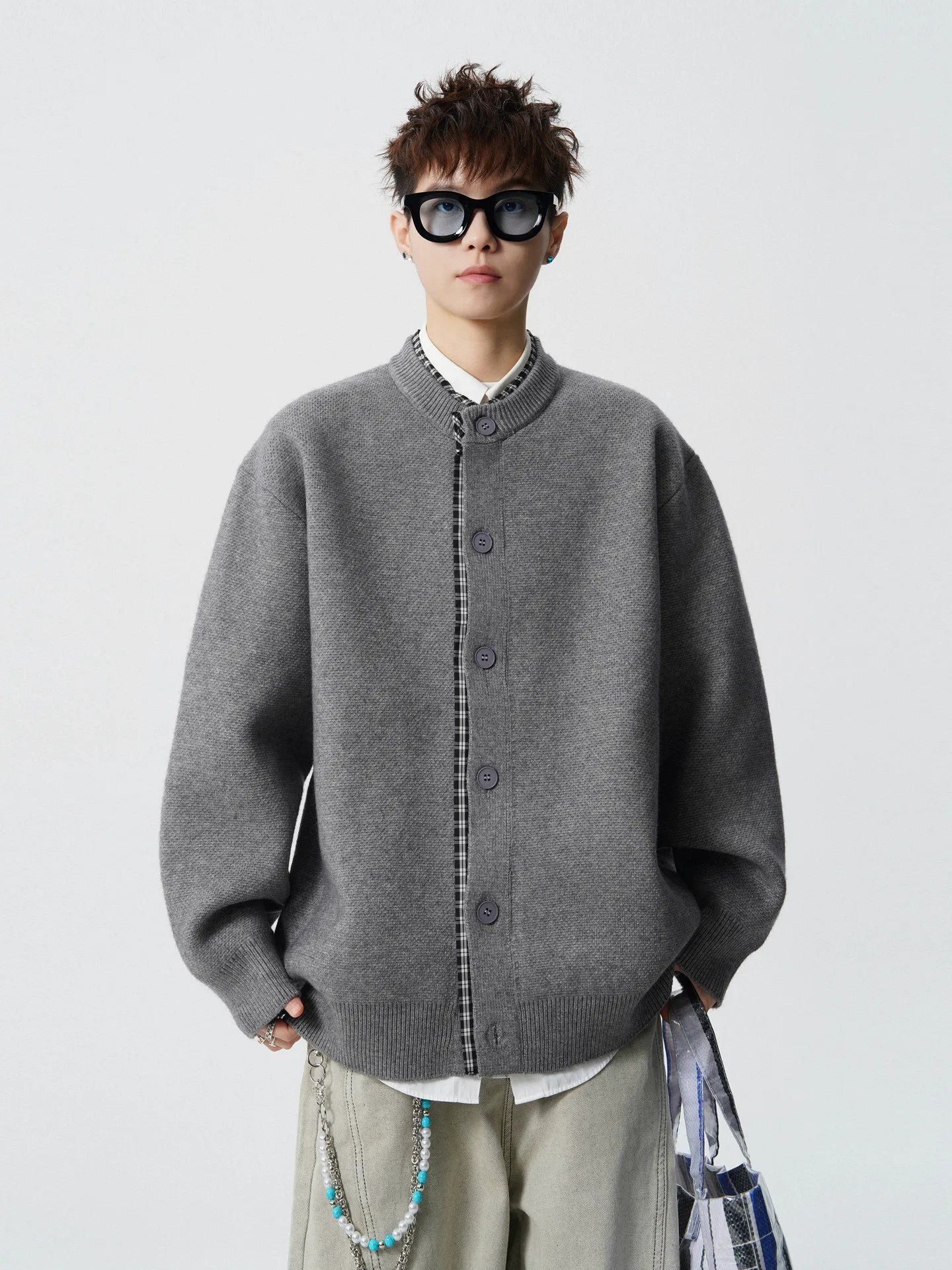 Retro Plaid Fake Two-piece Splicing Cardigan Sweater Men's and Women's Trendy Brand Couple Versatile Heavy Knitted Sweater
Retro Plaid Fake Two-piece Splicing Cardigan Sweater Men's and Women's Trendy Brand Couple Versatile Heavy Knitted Sweater