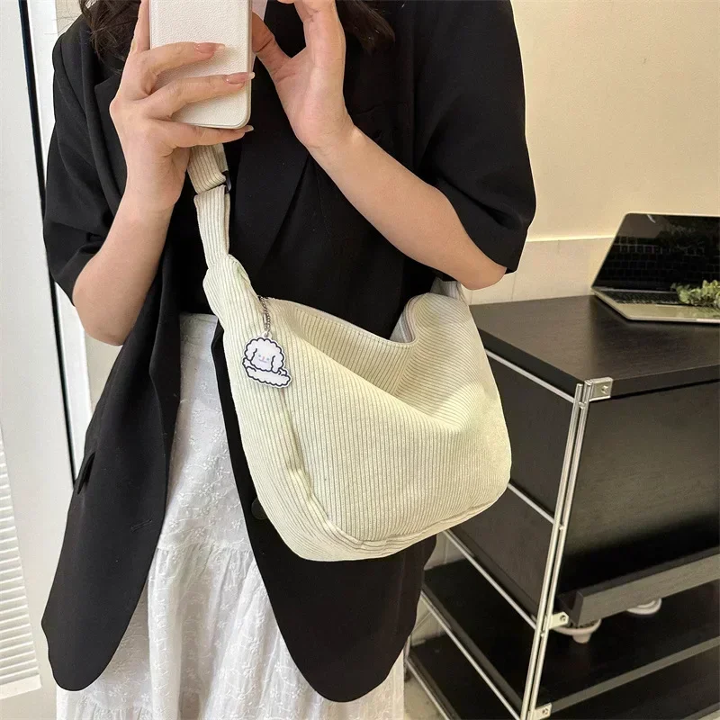 Corduroy Crossbody Bags for Women Ladies Large Capacity Shoulder Bag Fashion Purse and Handbags Solid Color Women Messenger Bag
Corduroy Crossbody Bags for Women Ladies Large Capacity Shoulder Bag Fashion Purse and Handbags Solid Color Women Messenger Bag