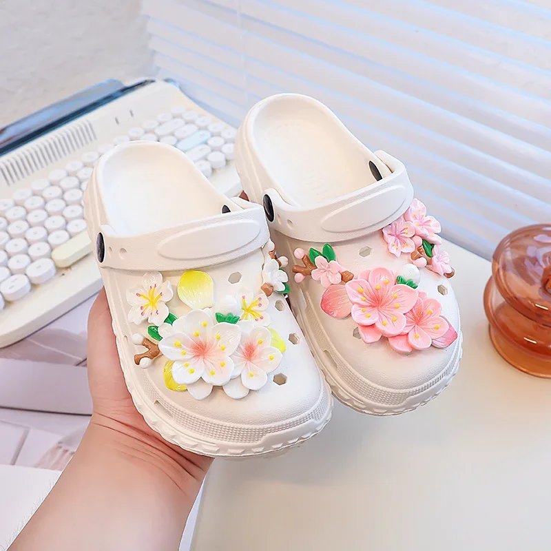 2025 Children Casual Slipeprs for Girls Summer New Fashion Korean Style Soft Sole Non-slip Versatile Cut-outs Sweet Flowers Shoe
2025 Children Casual Slipeprs for Girls Summer New Fashion Korean Style Soft Sole Non-slip Versatile Cut-outs Sweet Flowers Shoe